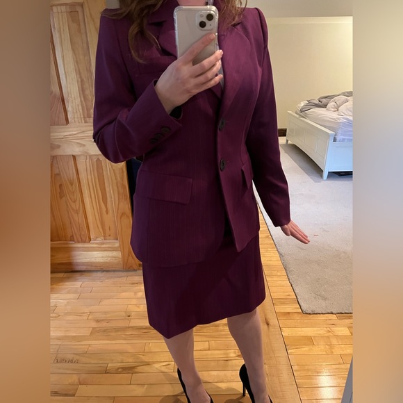 Vintage YVES SAINT LAURENT YSL fine wool pinstriped skirt suit size 40 medium 8 - Picture 16 of 16